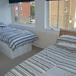 Nice 3 Bedroom House Wimbledon
